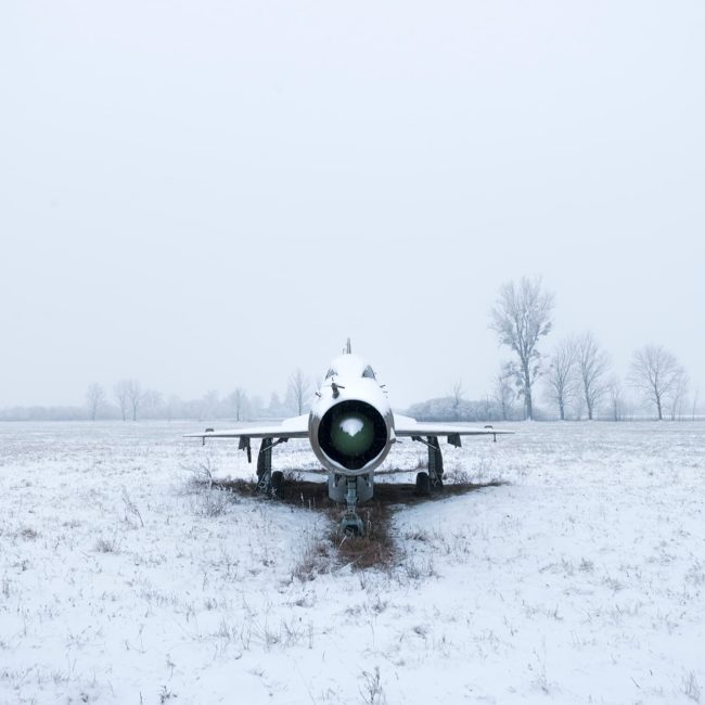 urbex exploration hongrie avion mig neige