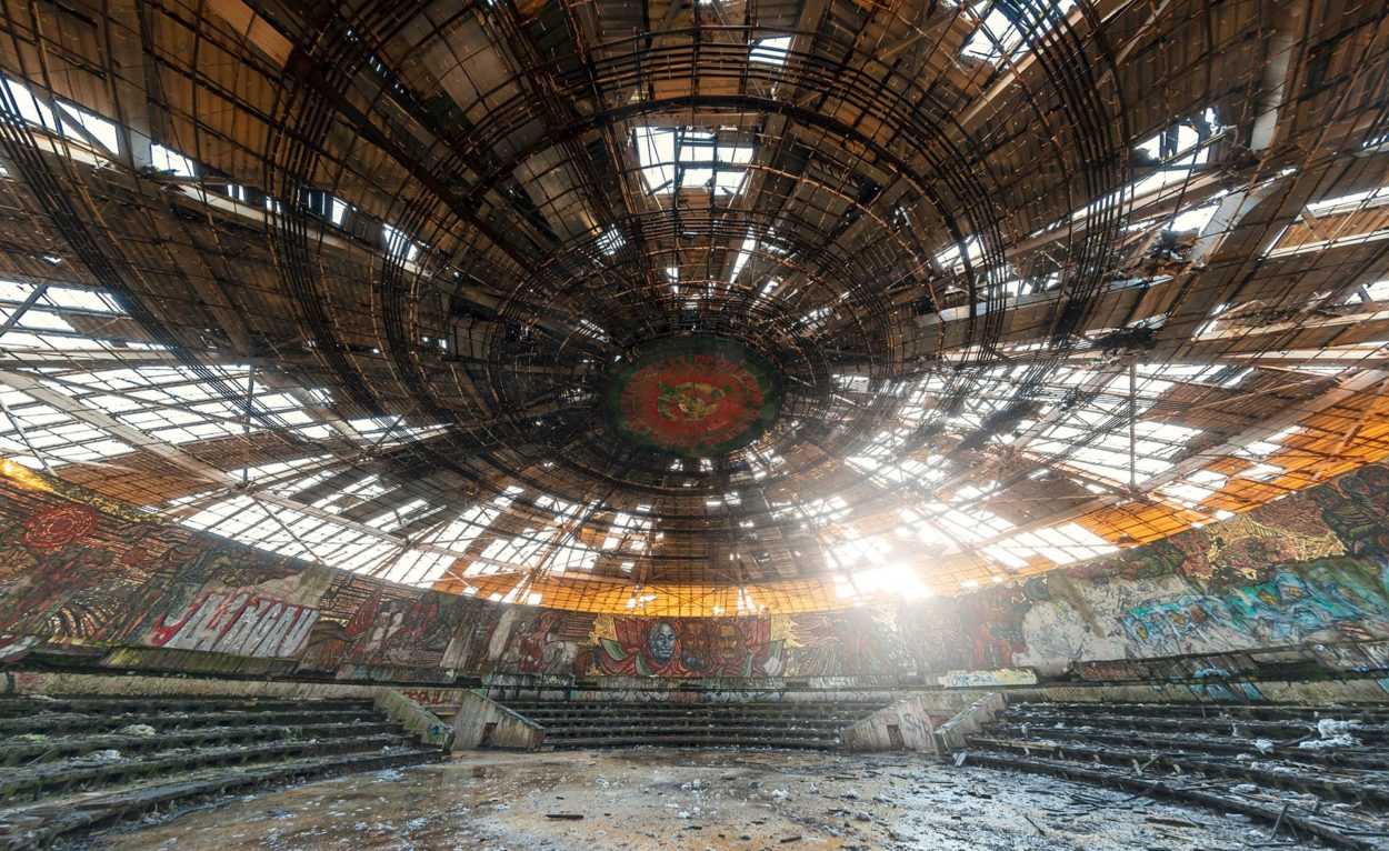 urbex exploration bouzloudja buzludzha bulgarie communiste