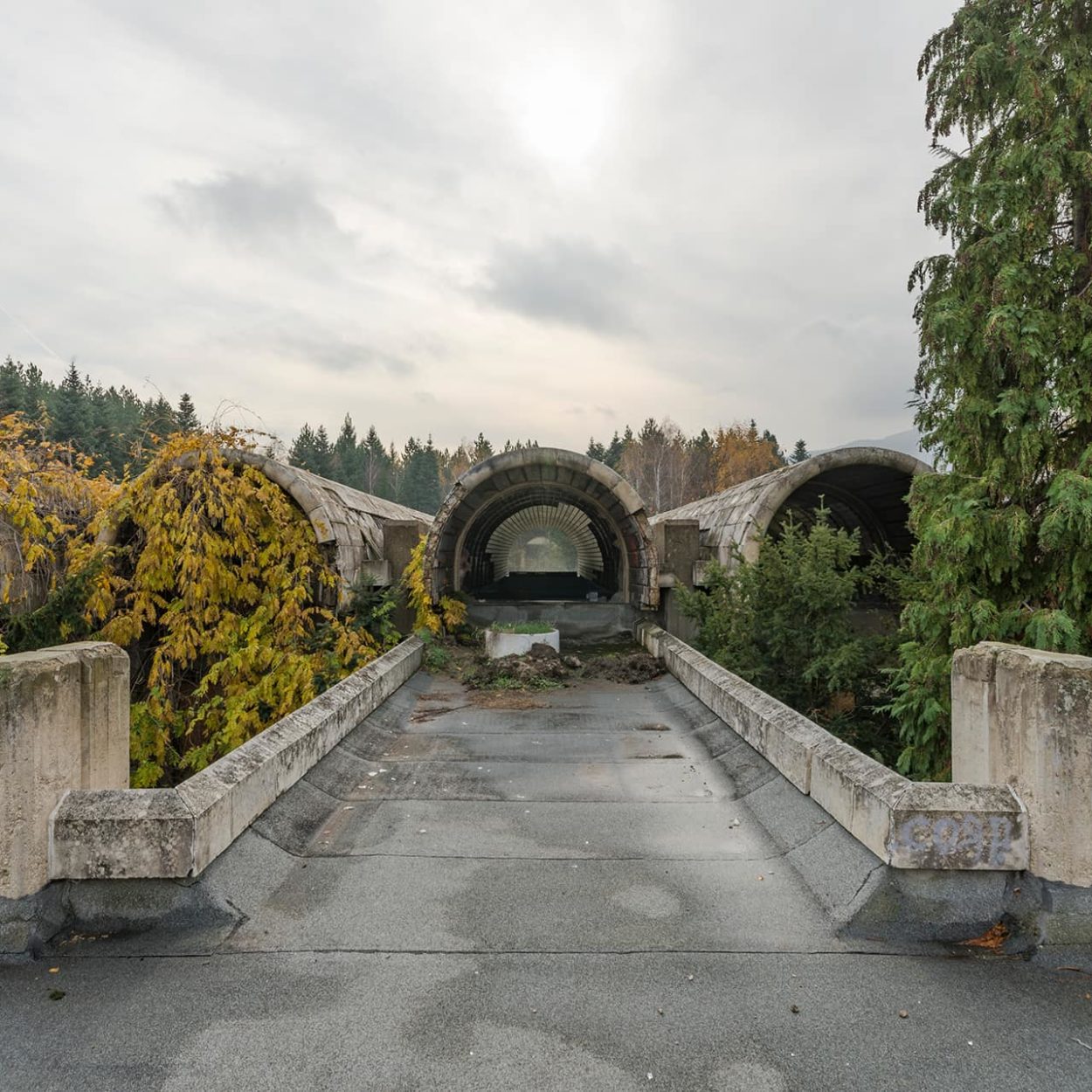 urban-urbex-exploration-bulgarie-piscine-todor-jivkov