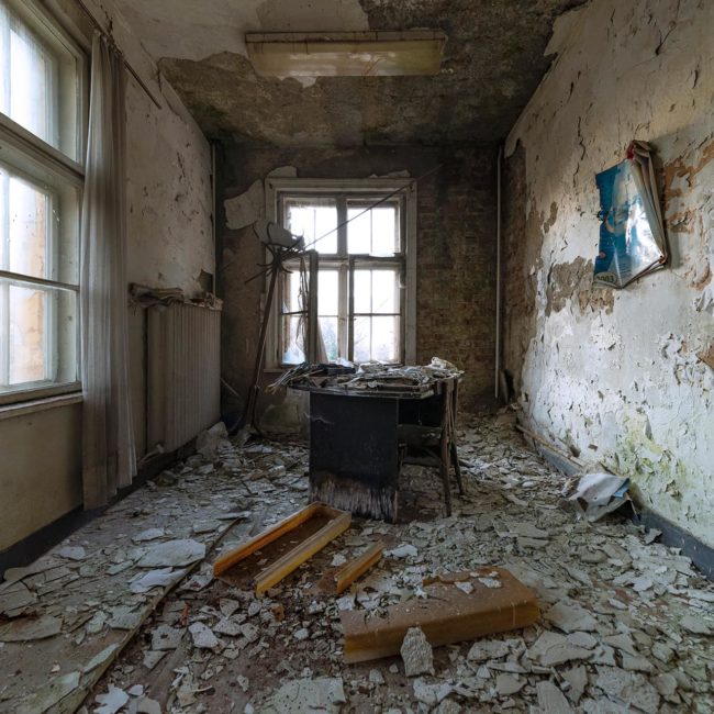 urban-urbex-exploration-bulgarie-secretaire-bureau