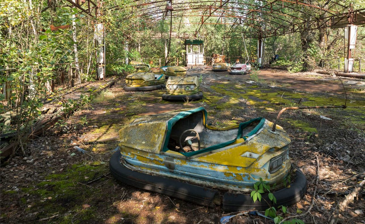 urbex-urban-exploration-ukraine-tchernobyl-pripiat-fete-voiture-tamponneuse