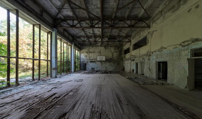 urbex-urban-exploration-ukraine-tchernobyl-pripiat-gymnase-basket