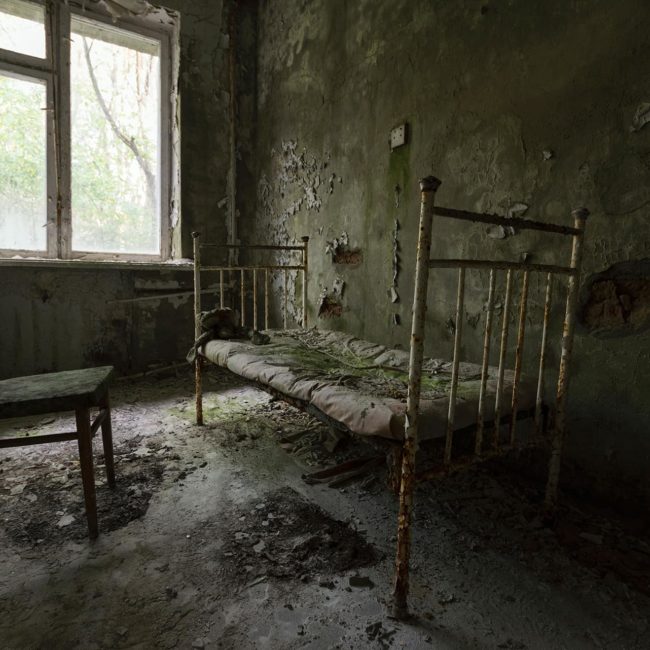 urbex-urban-exploration-ukraine-tchernobyl-pripiat-hopital-lit-chambre