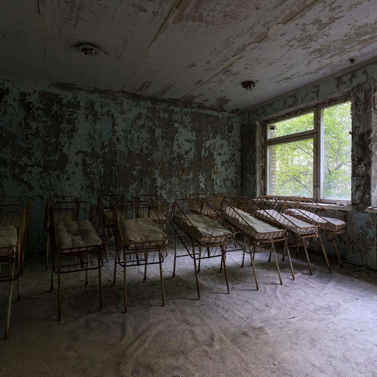 urbex-urban-exploration-ukraine-tchernobyl-pripiat-hopital-nurserie-bebe