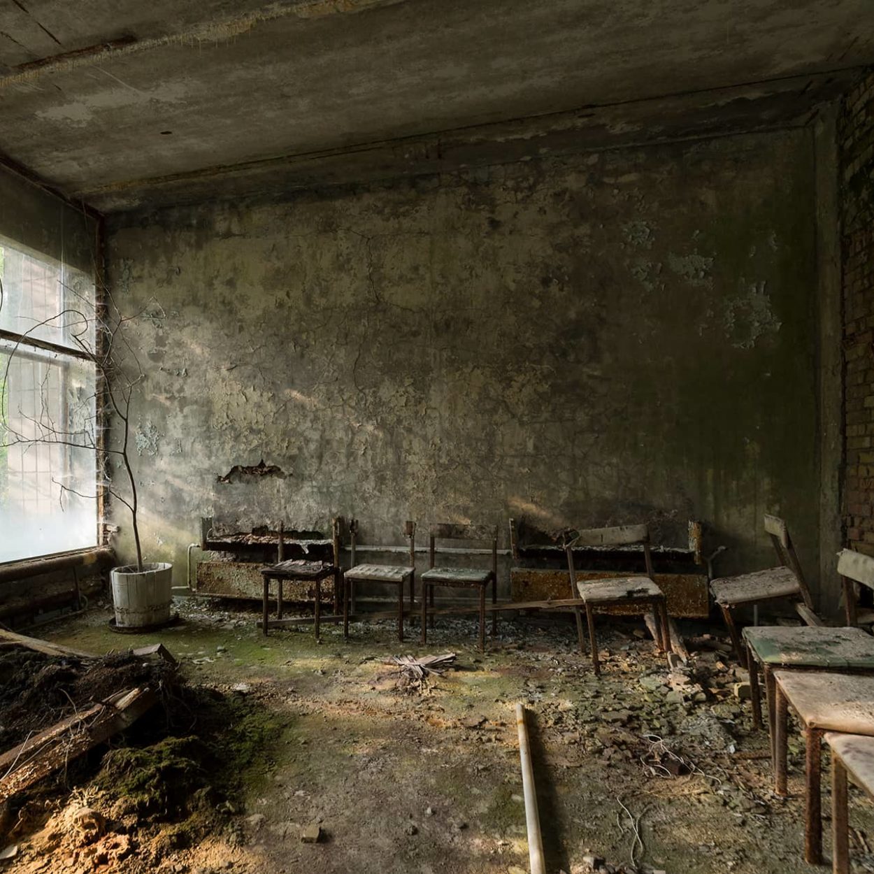 urbex-urban-exploration-ukraine-tchernobyl-pripiat-salle-docteur