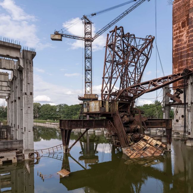 urbex-urban-exploration-ukraine-tchernobyl-pripiat-usine-grue