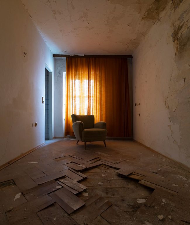 urbex-exploration-autriche-hotel-thermal-fauteuil