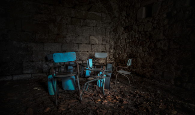 urbex-exploration-france-chaise-ecolier