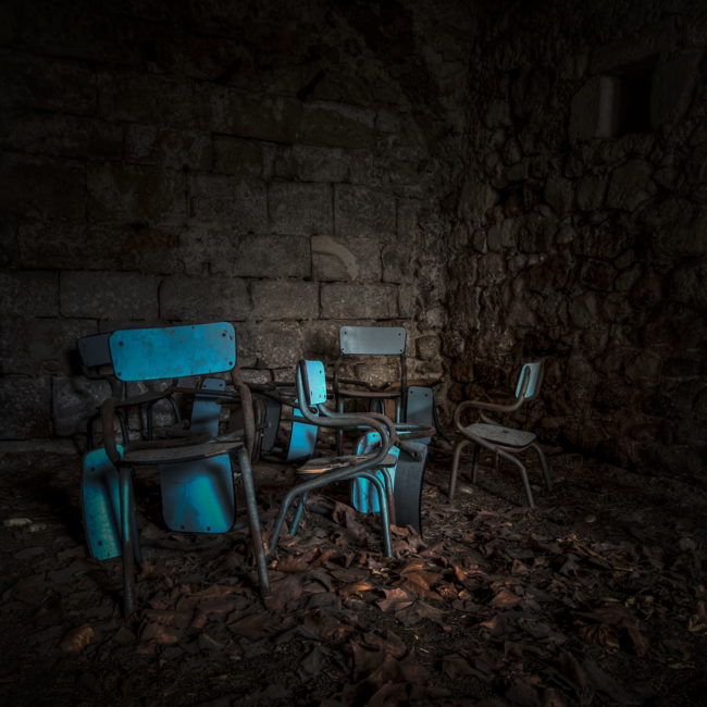 urbex-exploration-france-chaise-ecolier