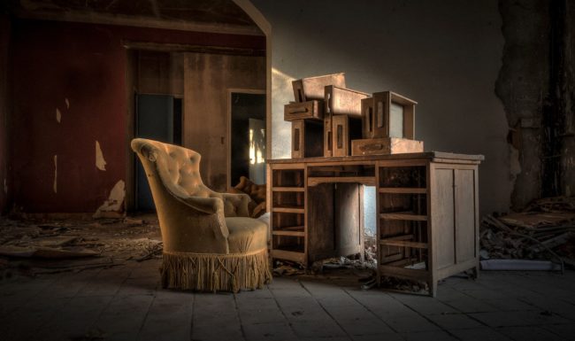 urbex-exploration-france-scilpture-bureau