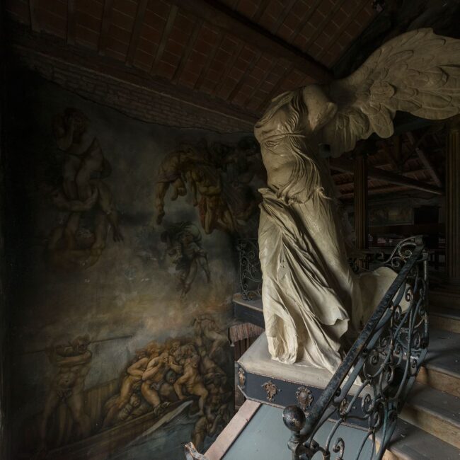 urbex-exploration-italie-restaurant-avions-samothrace