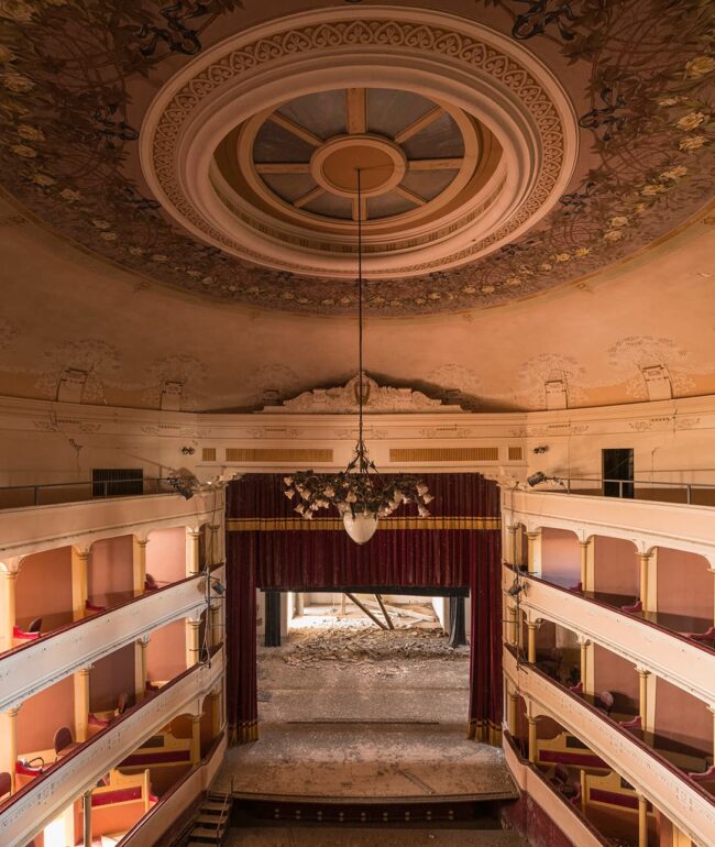 urbex-exploration-italie-theatre-teatro-rose