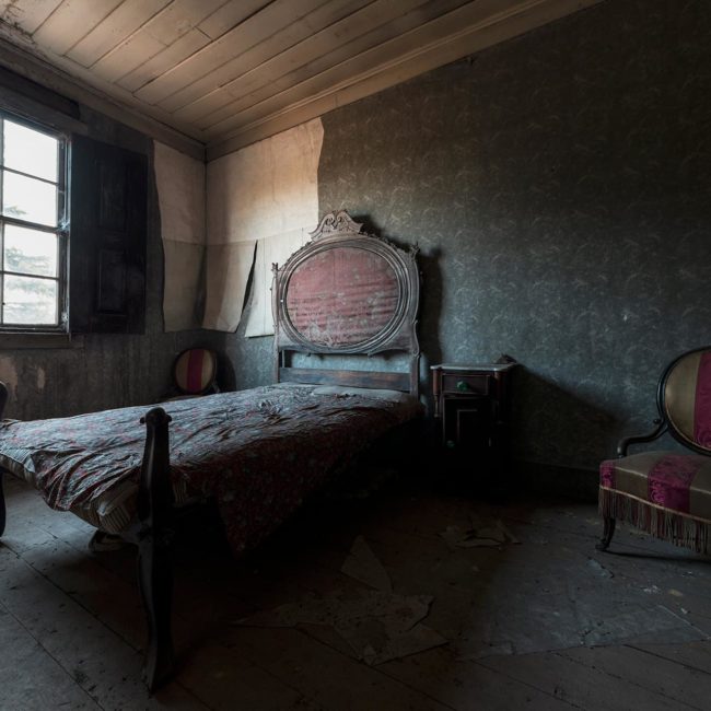 urbex-urban-exploration-portugal-lit-chambre