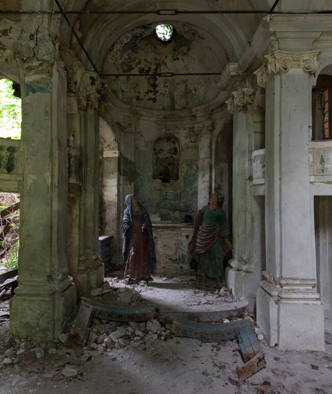 urbex-exploration-italie-chiesa-statue