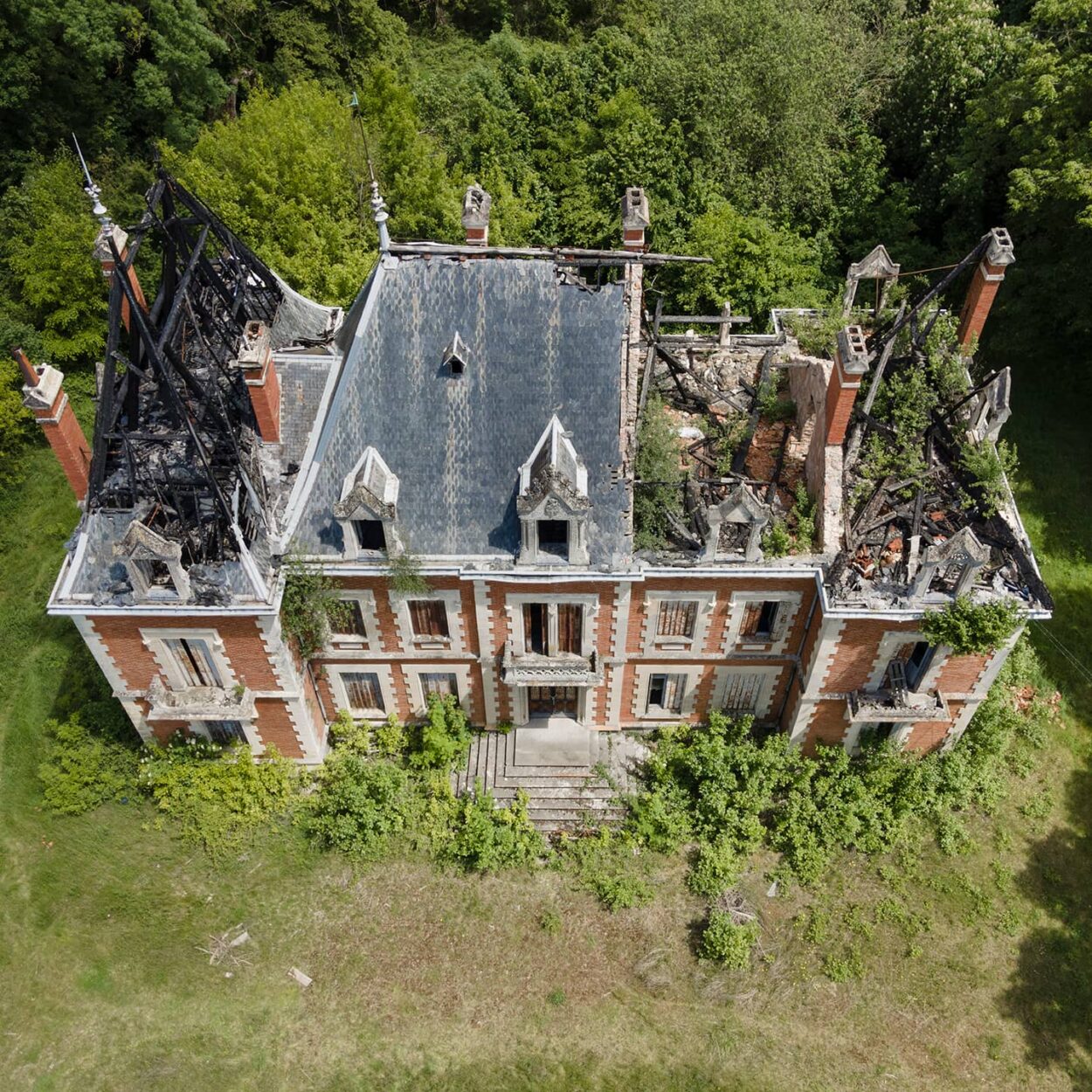 urbex-exploration-france-chateau-chasseur-incendie