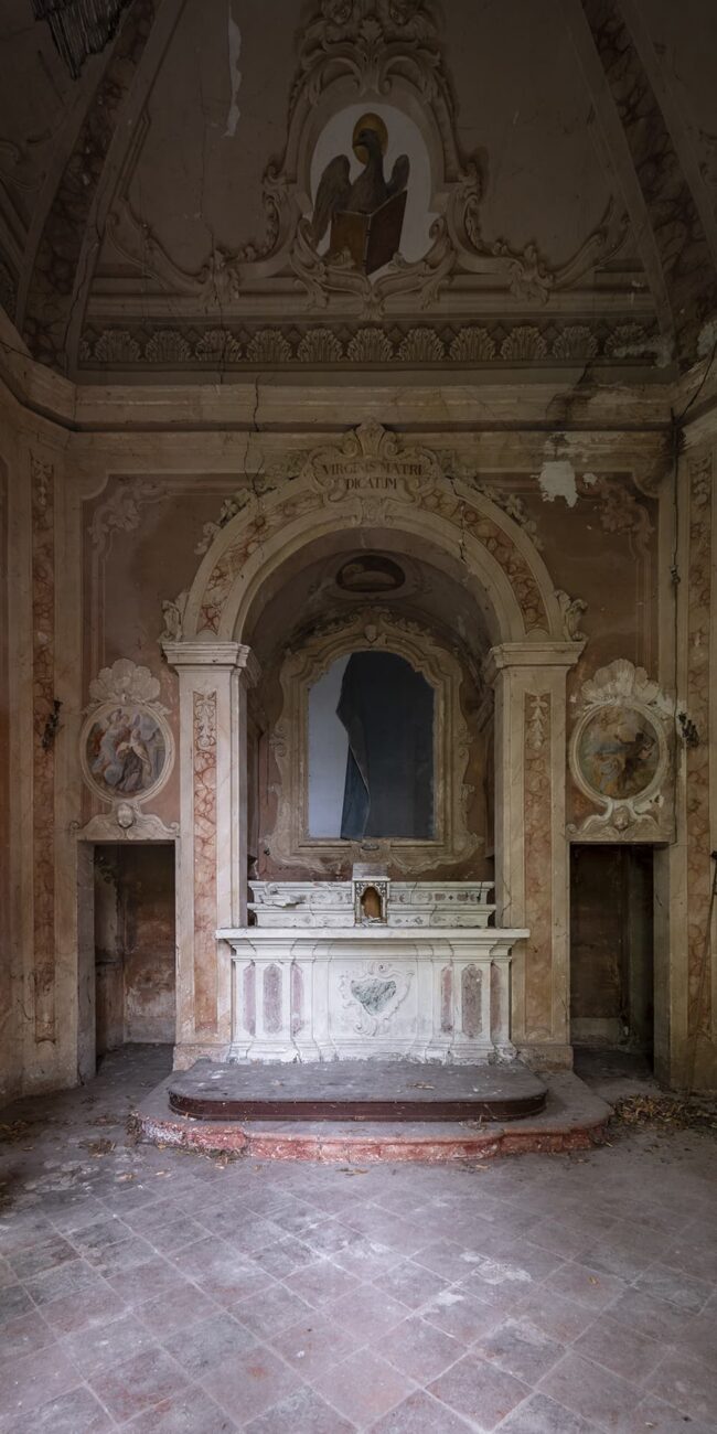 urbex-exploration-italie-chiesa-eglise-rose