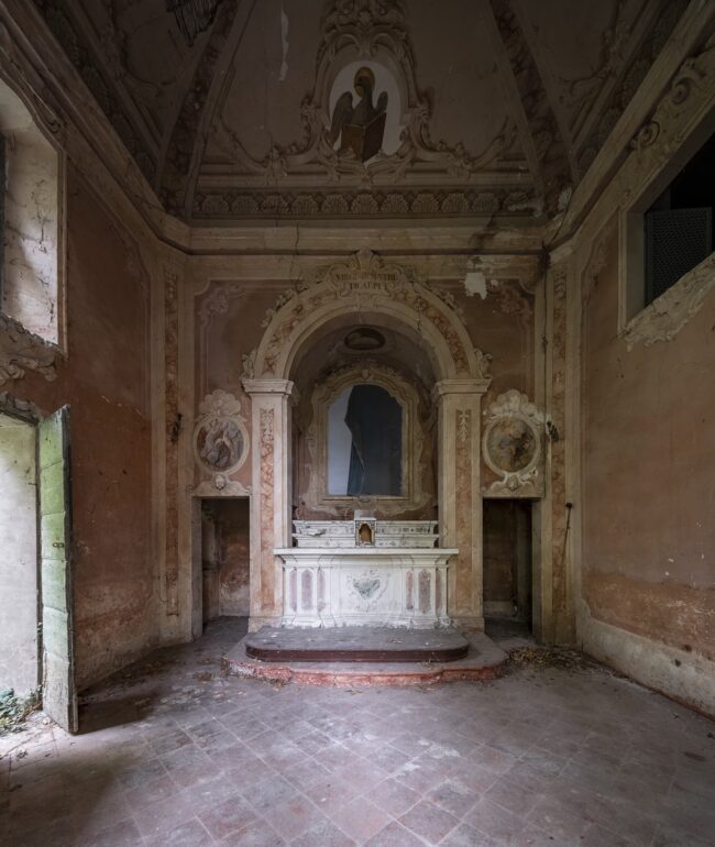 urbex-exploration-italie-chiesa-eglise-rose