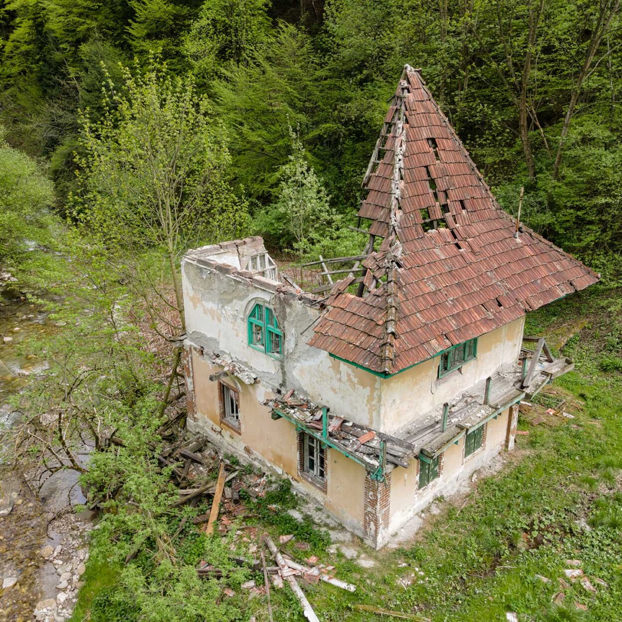 urbex-exploration-roumanie-romania-maison-inondation