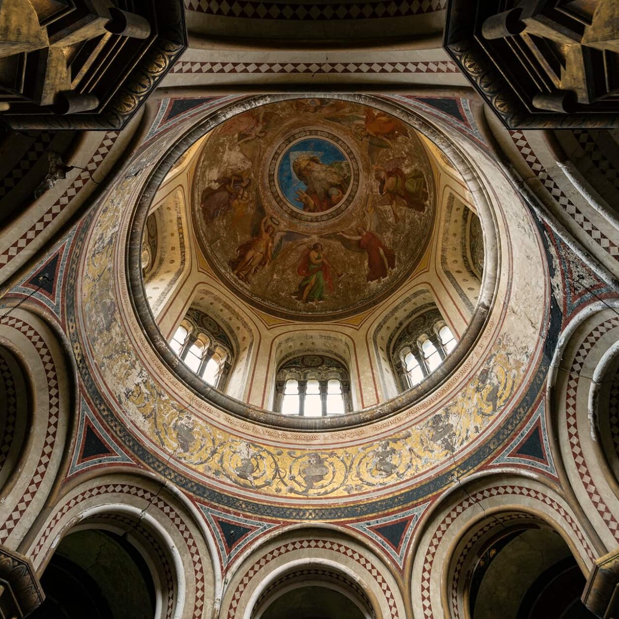 urbex-exploration-roumanie-romania-religion-mausolee-pace