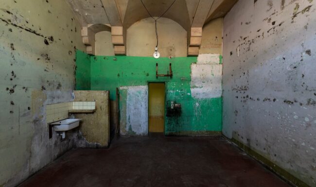 urbex-urban-exploration-avignon-prison-sainte-anne-carceral-cellule-133