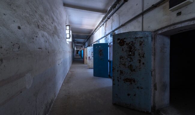 urbex-urban-exploration-avignon-prison-sainte-anne-carceral-couloir