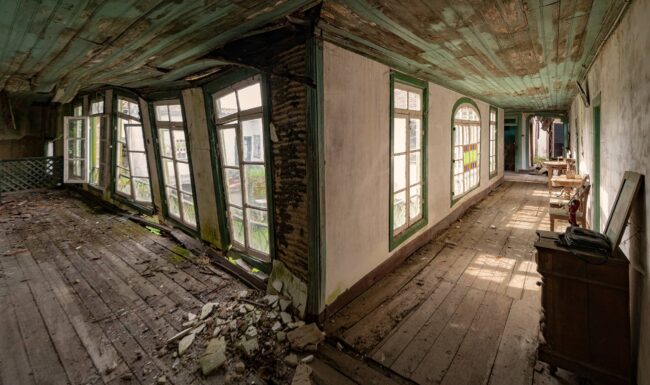 urbex-urban-exploration-portugal-monastere-couloir