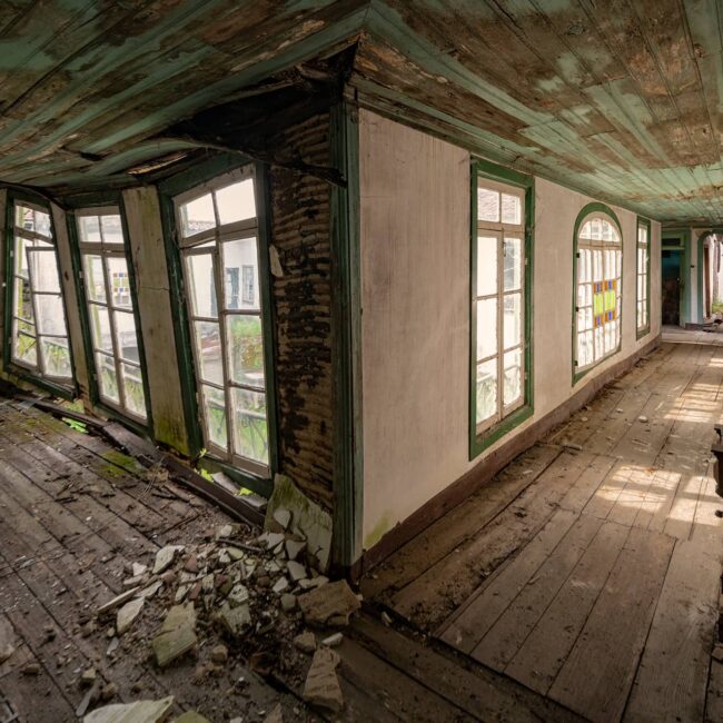 urbex-urban-exploration-portugal-monastere-couloir