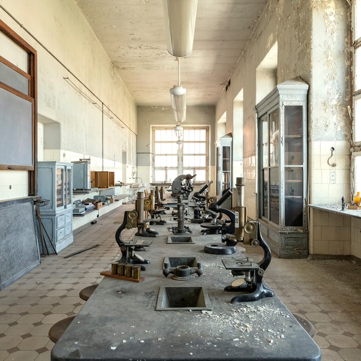 urbex-urban-exploration-portugal-institut-recherche-medicale-laboratoire