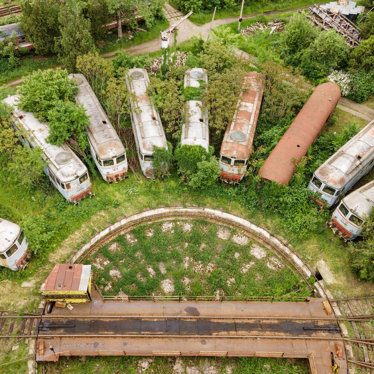 urbex-urban-exploration-roumanie-romania-drone-dji-mavic-train-rotonde