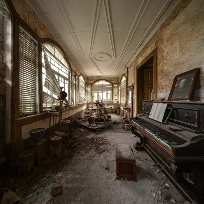 urbex-urban-exploration-portugal-villa-piano