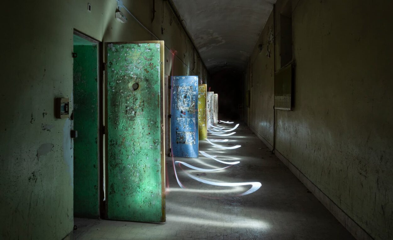 urbex-urban-exploration-avignon-prison-sainte-anne-carceral-lightpainting