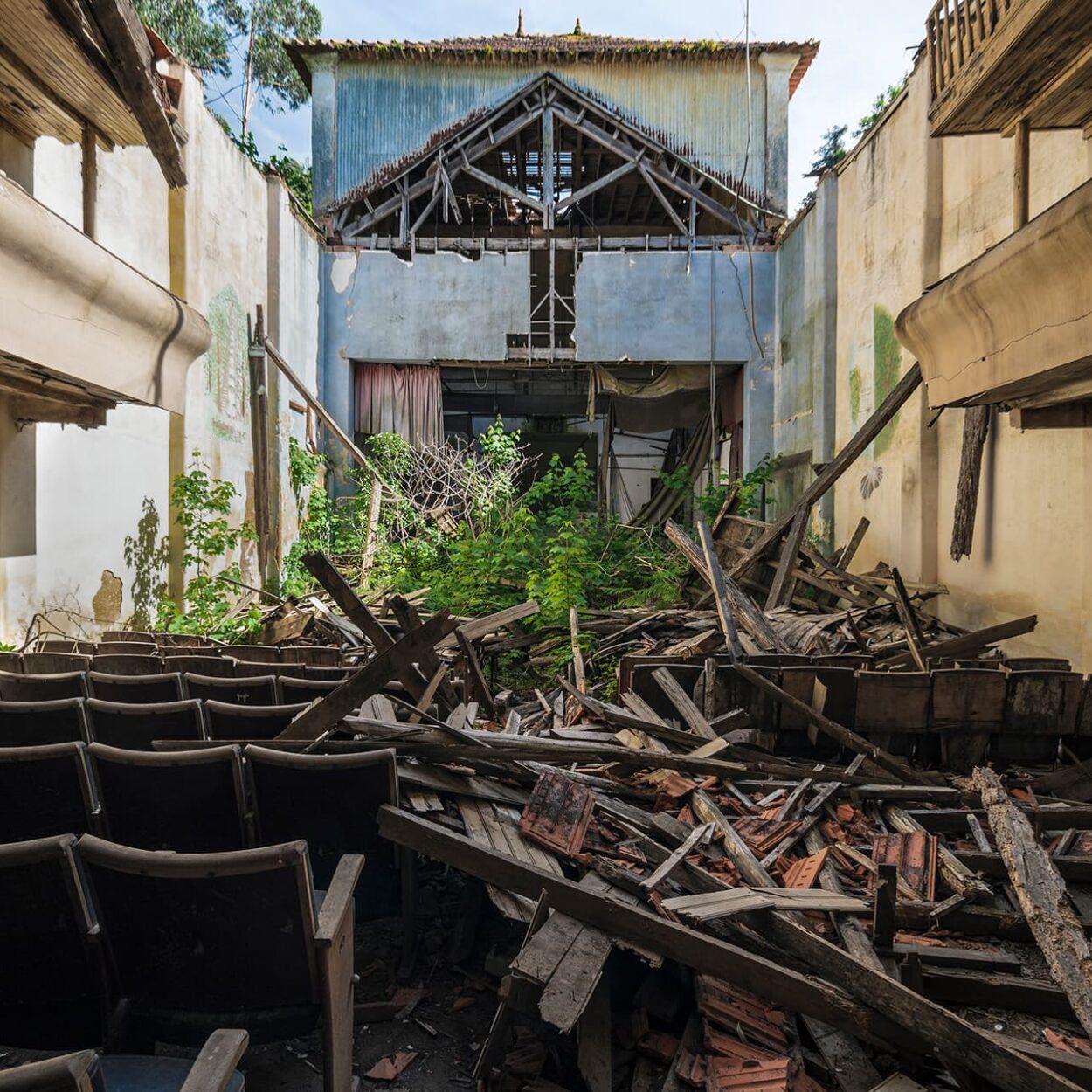 urbex-urban-exploration-portugal-teatro-theatre-verdure