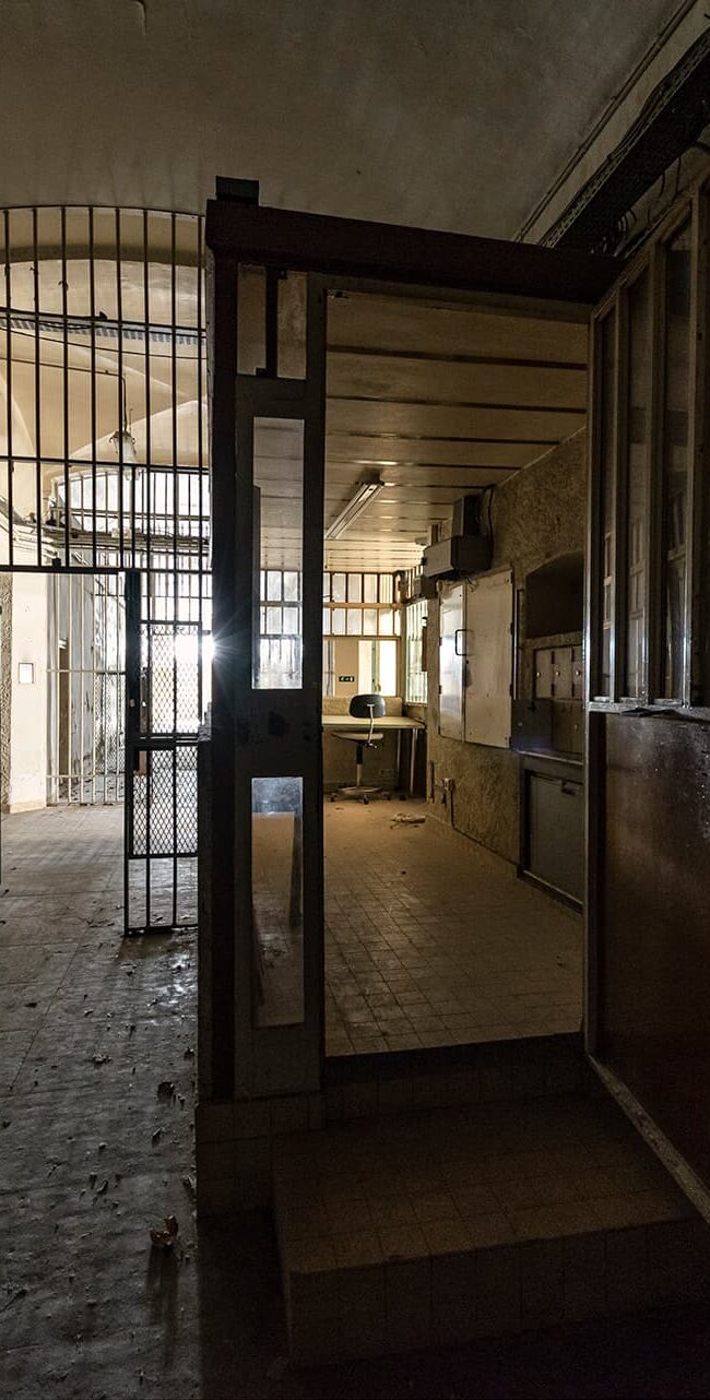 urbex-urban-exploration-avignon-prison-sainte-anne-carceral-entree