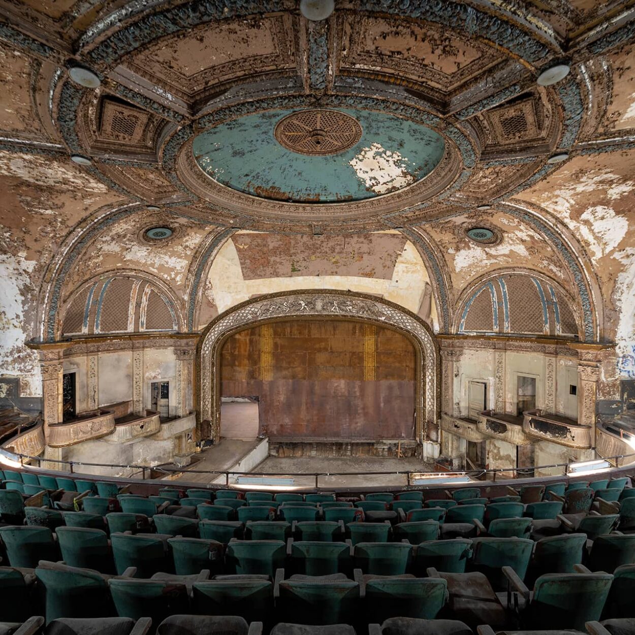 urbex-urban-exploration-usa-rko-hamilton-theater-theatre