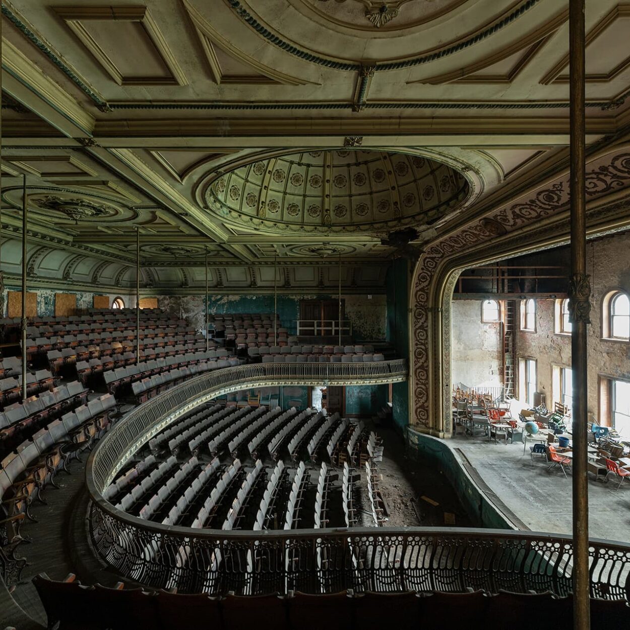 urbex-urban-exploration-usa-secret-theater