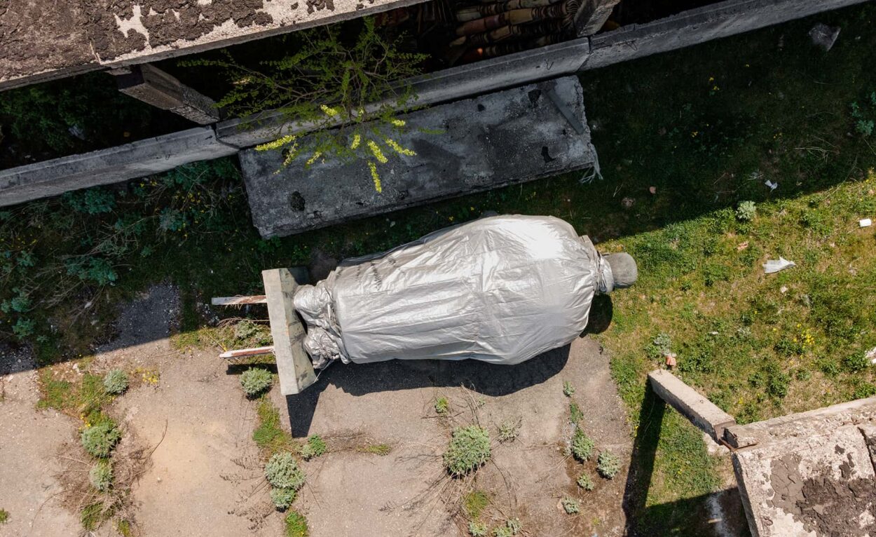 urbex-urban-exploration-georgie-statue-staline-vissarionovitch-djougachvili