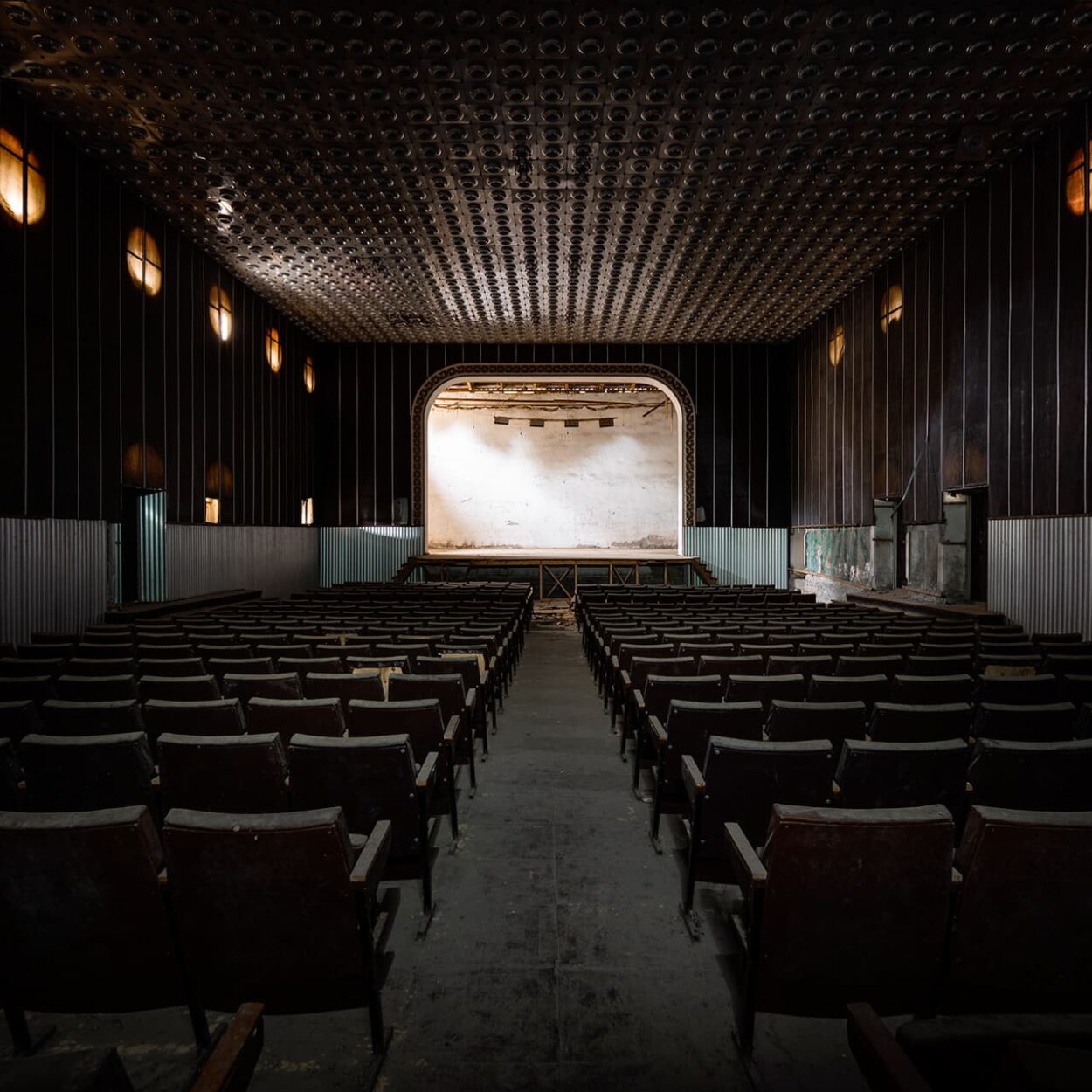 urbex-urban-exploration-georgie-theatre-theater-abandoned