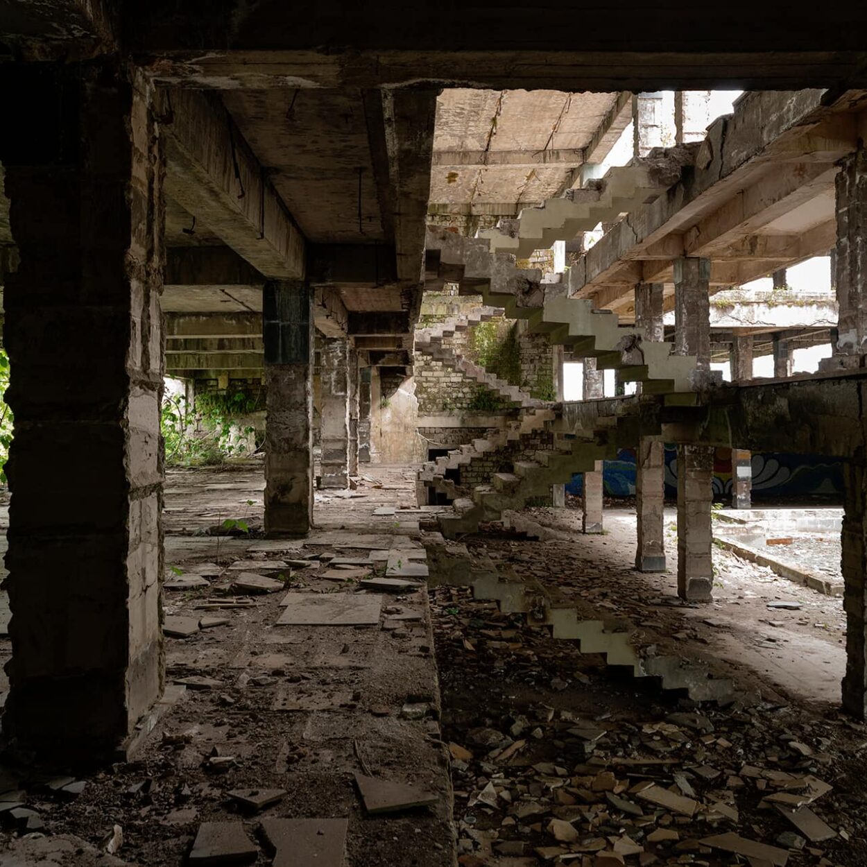 urbex-urban-exploration-georgie-sanatorium-sakartvelo-escaliers