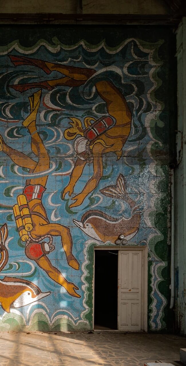 exploration-georgie-piscine-mosaique-zestafoni-soviet