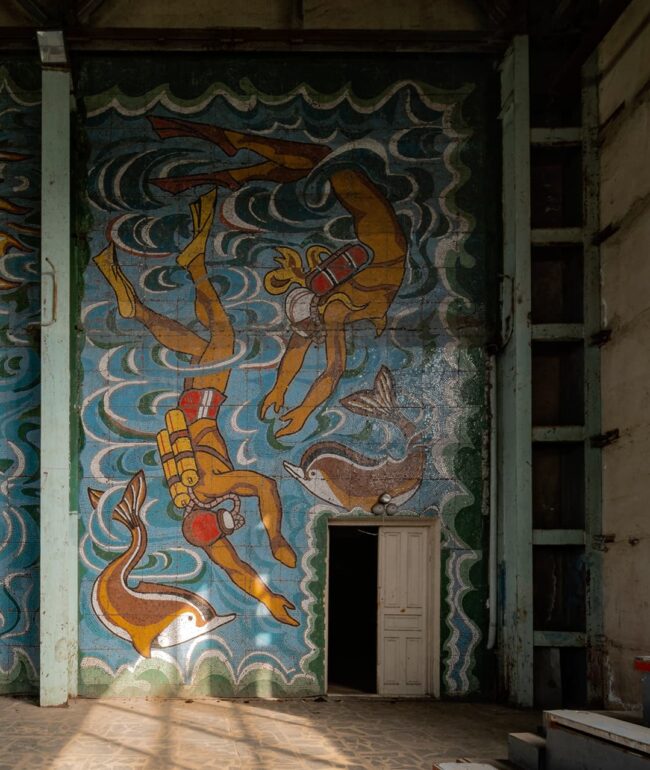 exploration-georgie-piscine-mosaique-zestafoni-soviet