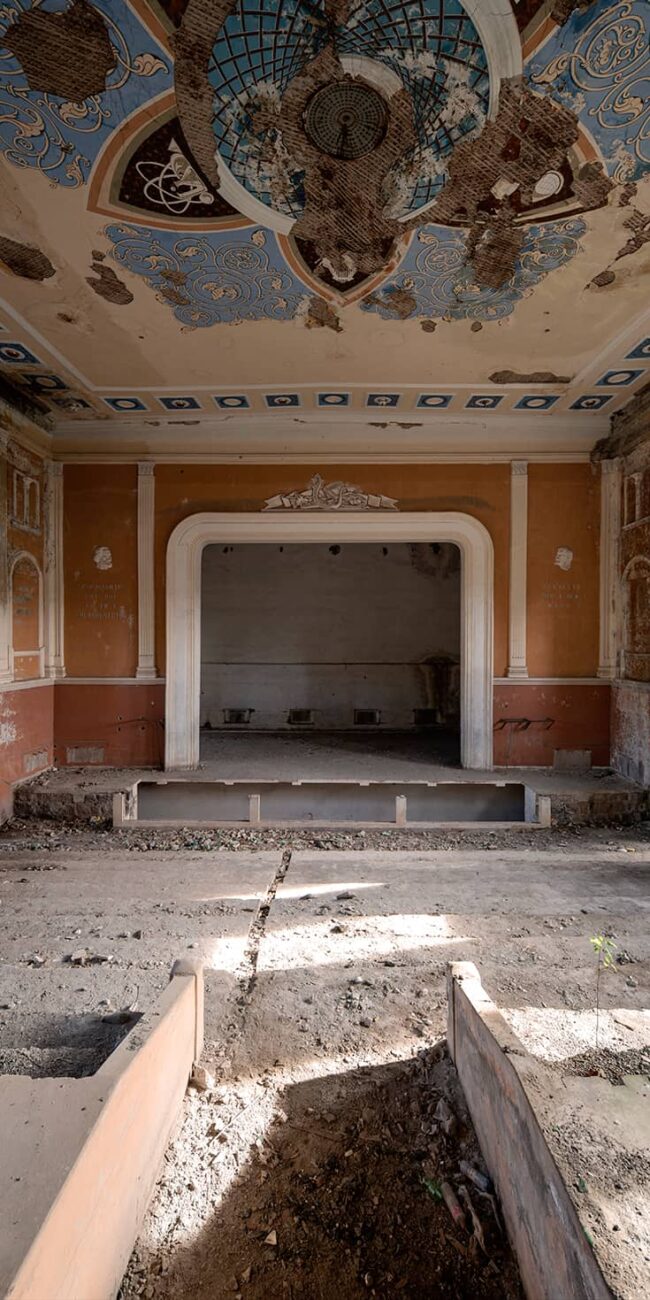 urbex-urban-exploration-georgie-theatre-theater-entracte