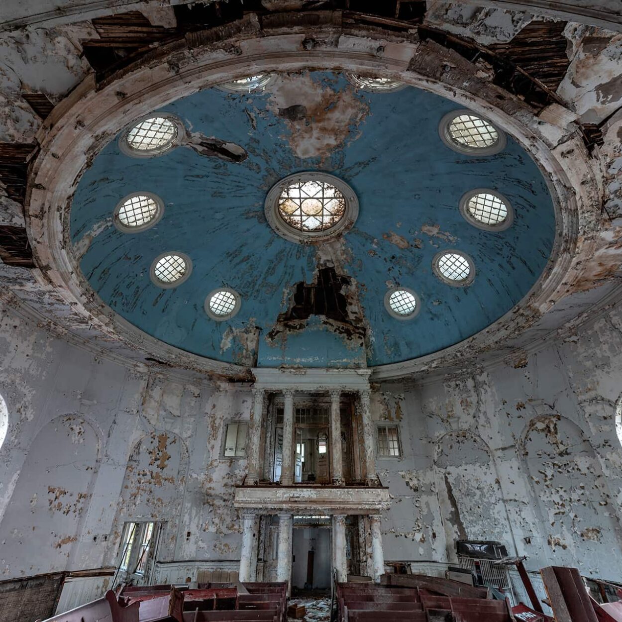 urbex-urban-exploration-usa-church-mass