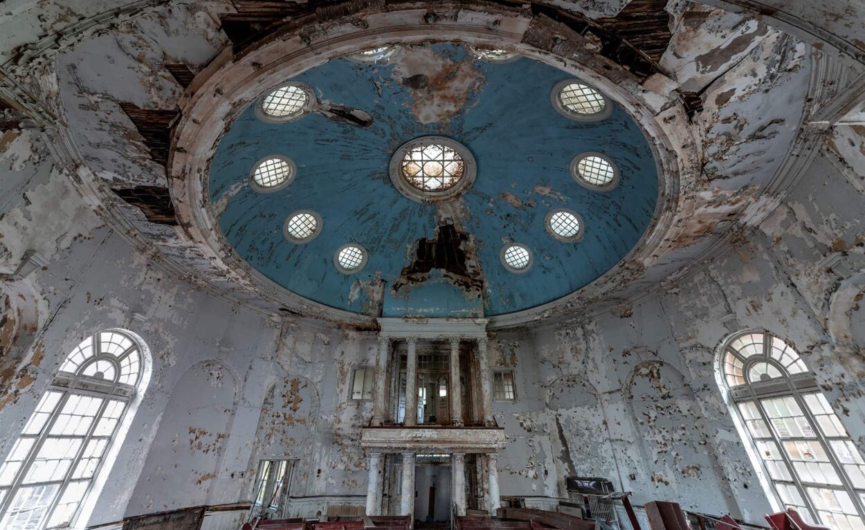 urbex-urban-exploration-usa-church-mass